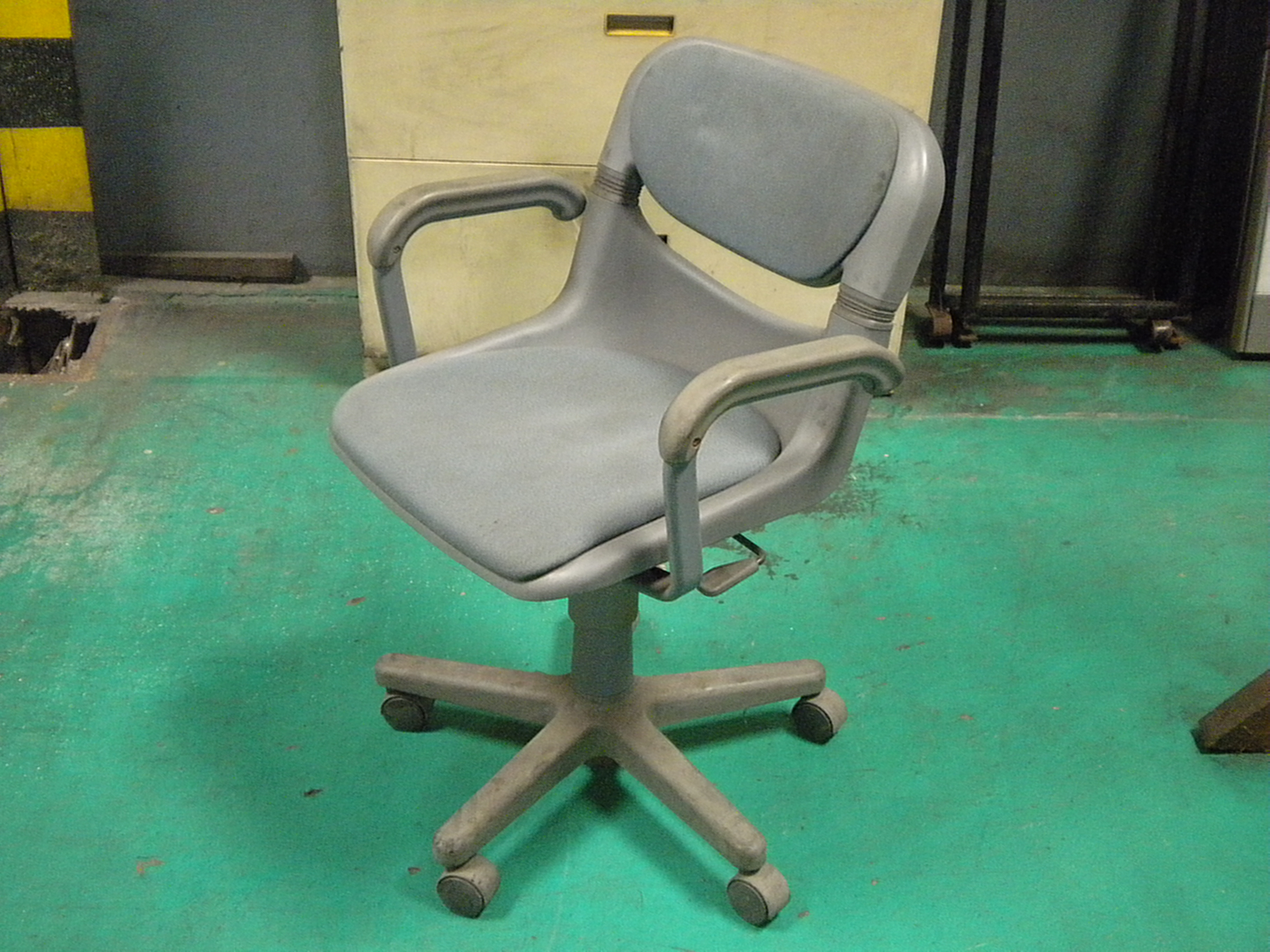 used office assorted chair Used Office Furniture Philippines
