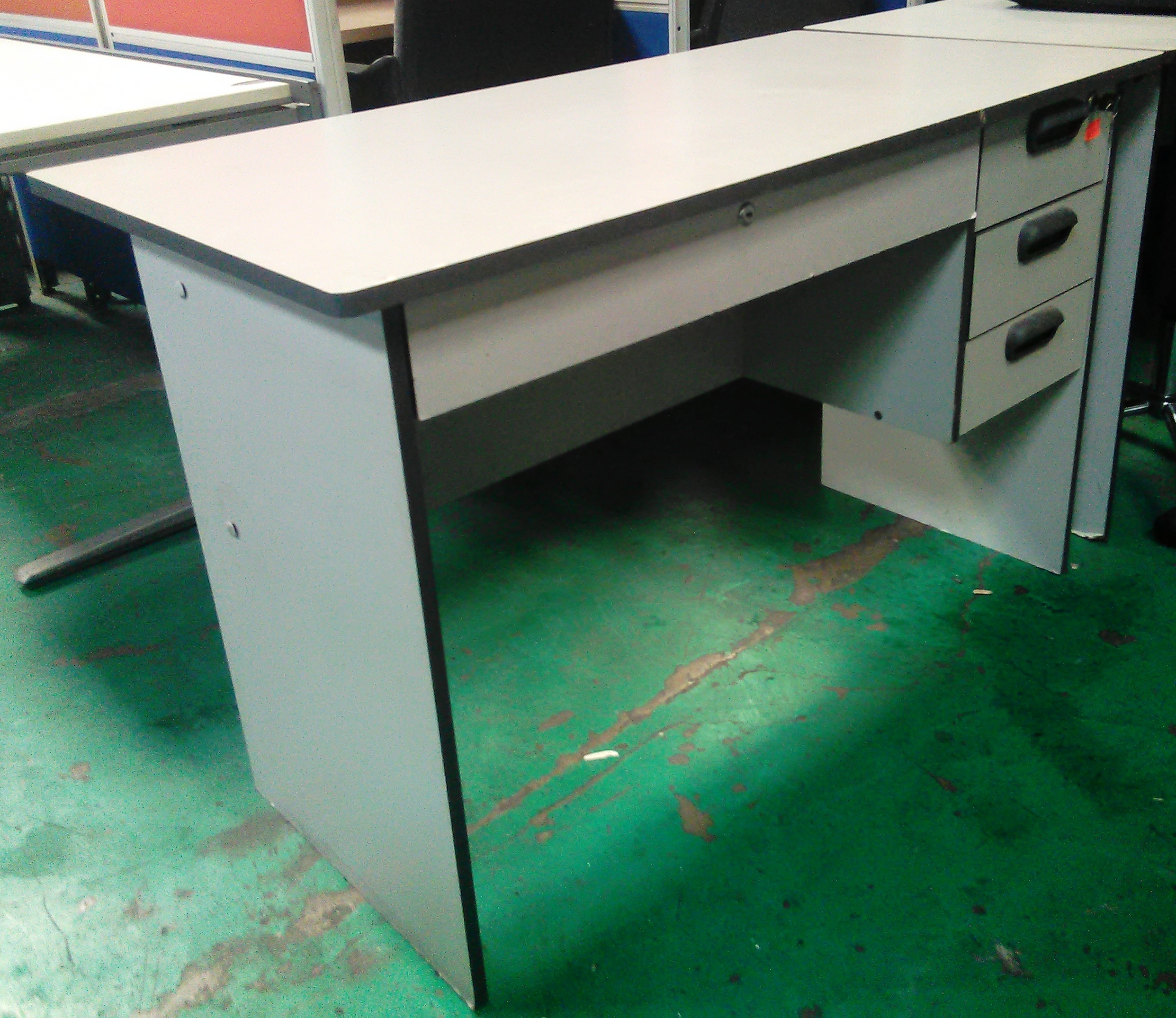 Office desk Used Office Furniture Philippines