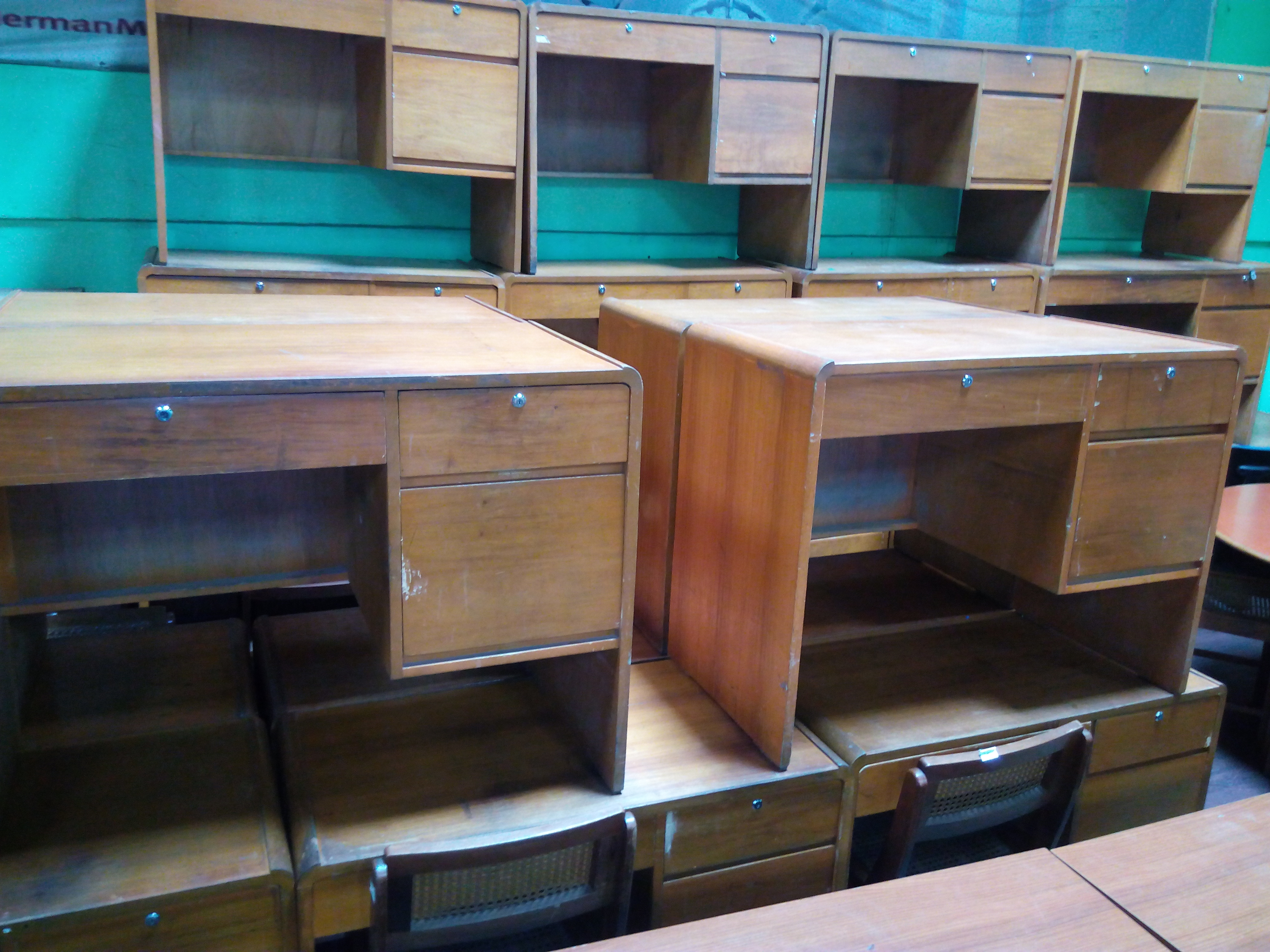 Teachers table used office furniture philippines